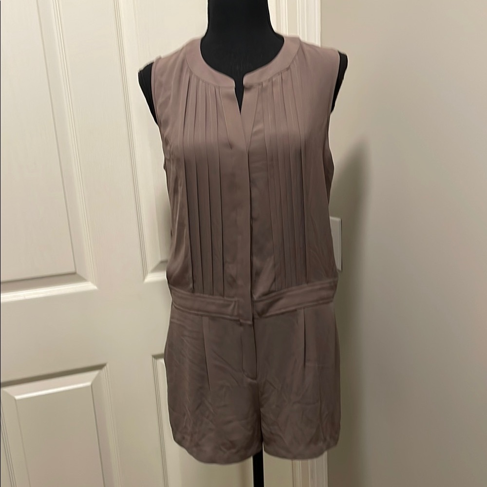 7. BCBGMAXAZRIA Sleeveless Paloma Spanish Moss Romper size Small